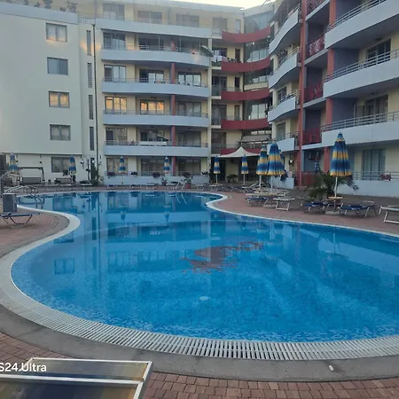מלון דירות Plaza סאני ביץ'
